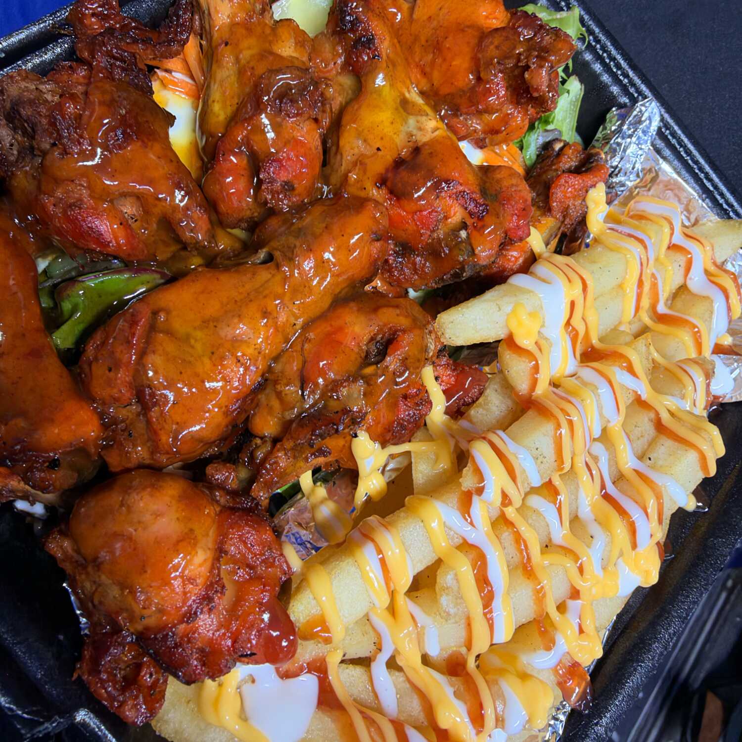 Alitas y Papas Fritas (10 Unidades Grandes)