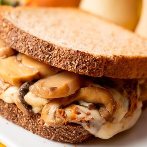 Sandwich de Champiñones c Queso Asadero