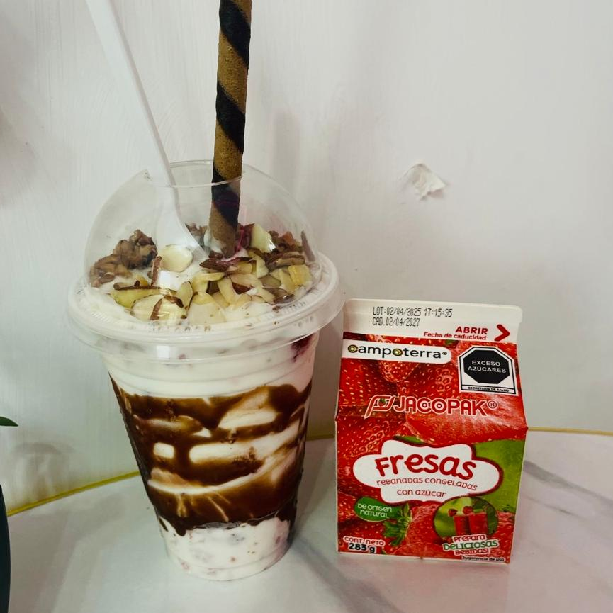FRESAS CONGELADA CON CREMA