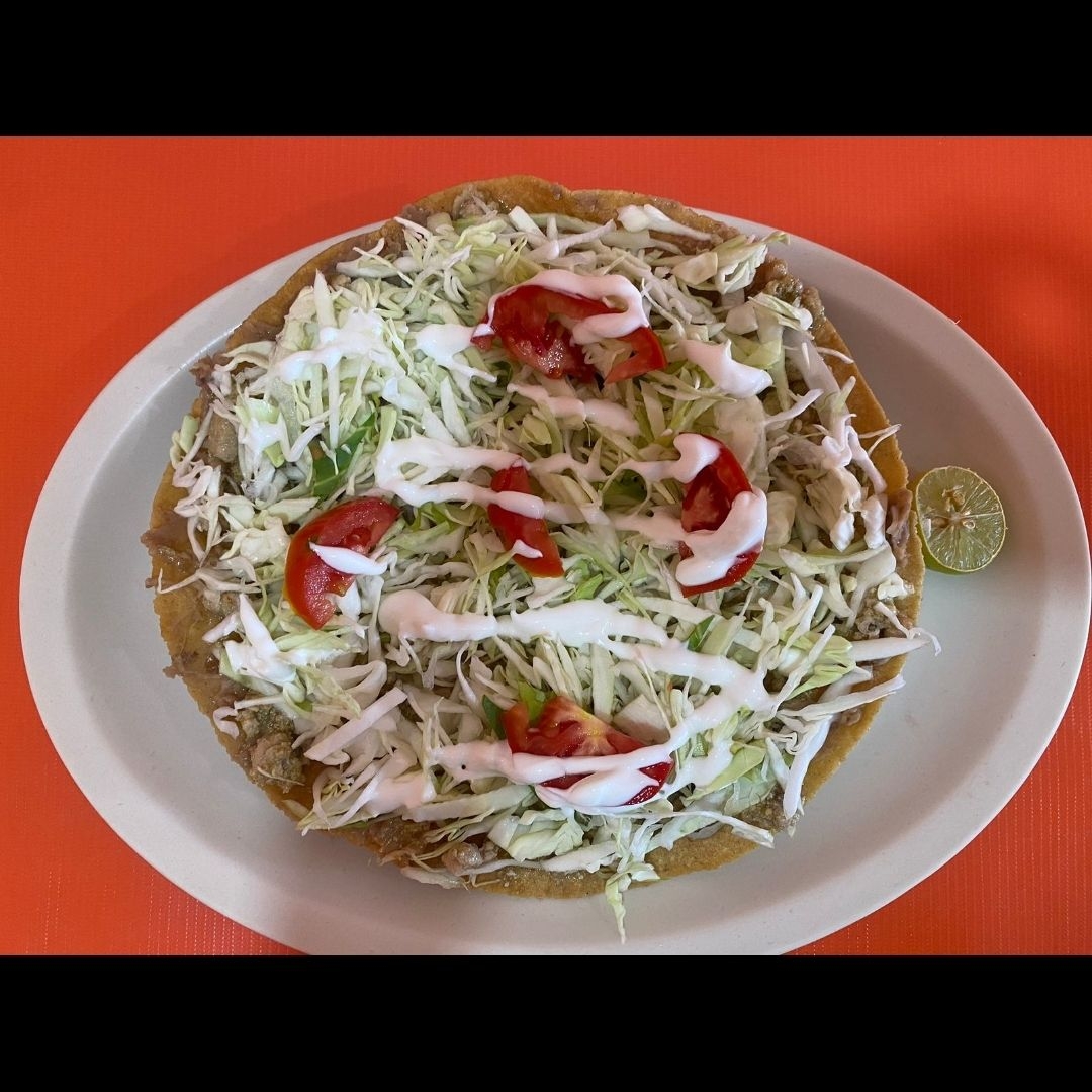 Tostada Gigante de Chicharrón 20 cm