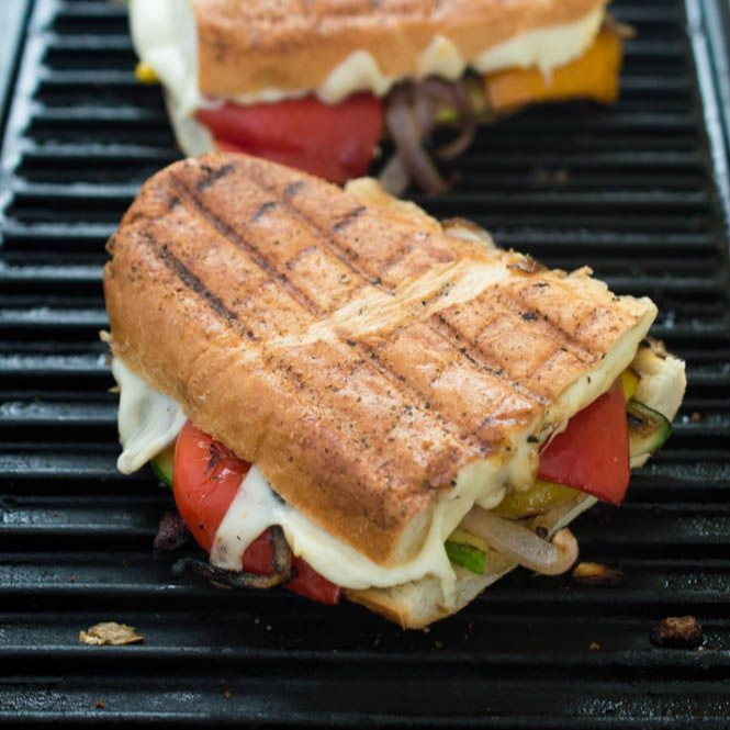 Panini Clásico incluye papas a la francesa