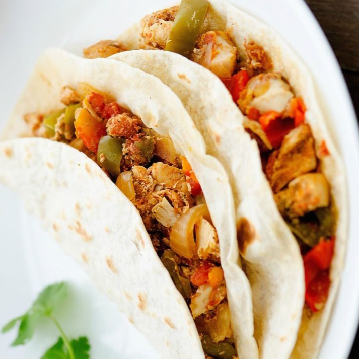 Taco De Pollo En Harina