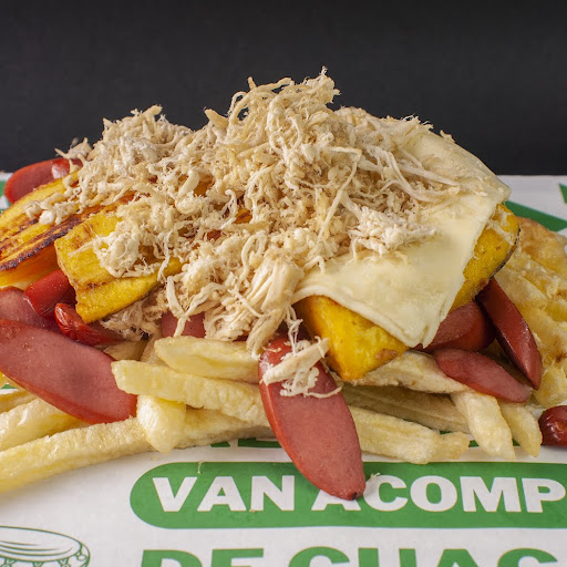 Salchipapas Tropicales