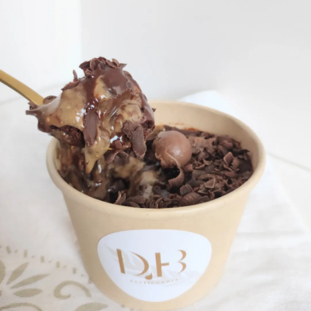 Chocolate Cake Trufado con Mousse de Café