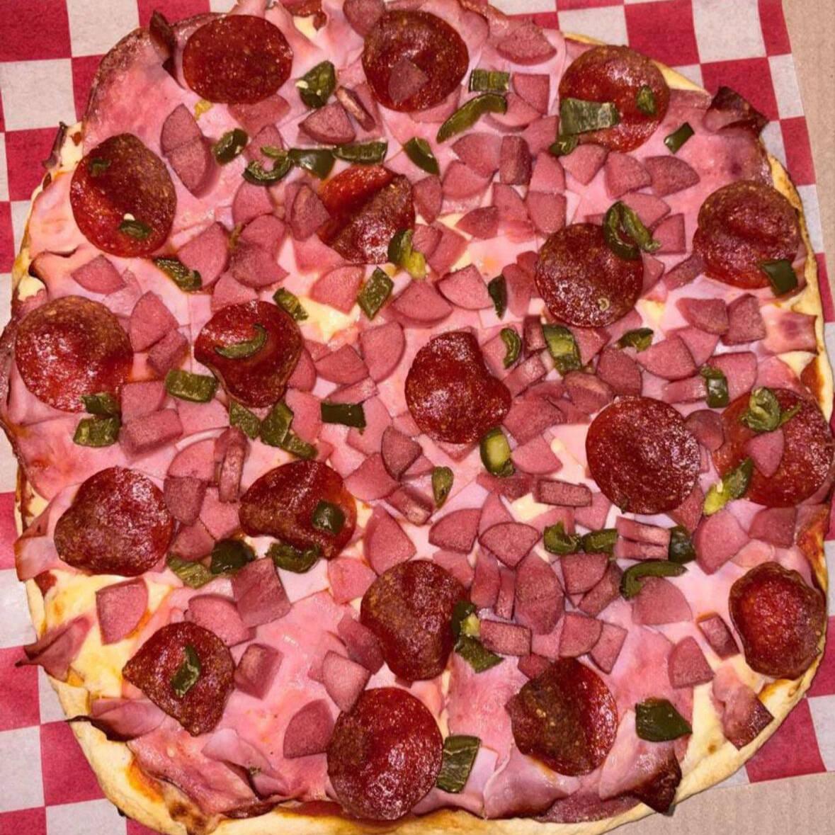 Pizza Carnes Frias Jalapeño