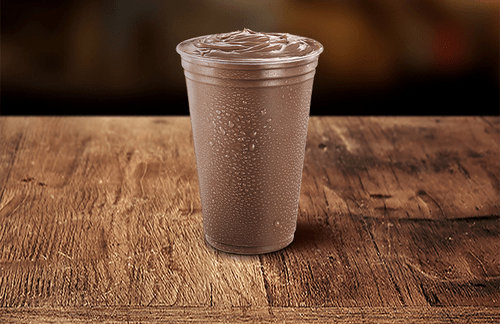 Cremosidade máxima em cada gole! Nosso clássico Milk-shake de chocolate 400ml, batido na hora com sorvete de alta qualidade para garantir aquela textura irresistível.