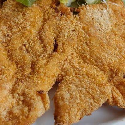 ORDEN DE PECHUGA DE POLLO EMPANIZADO
