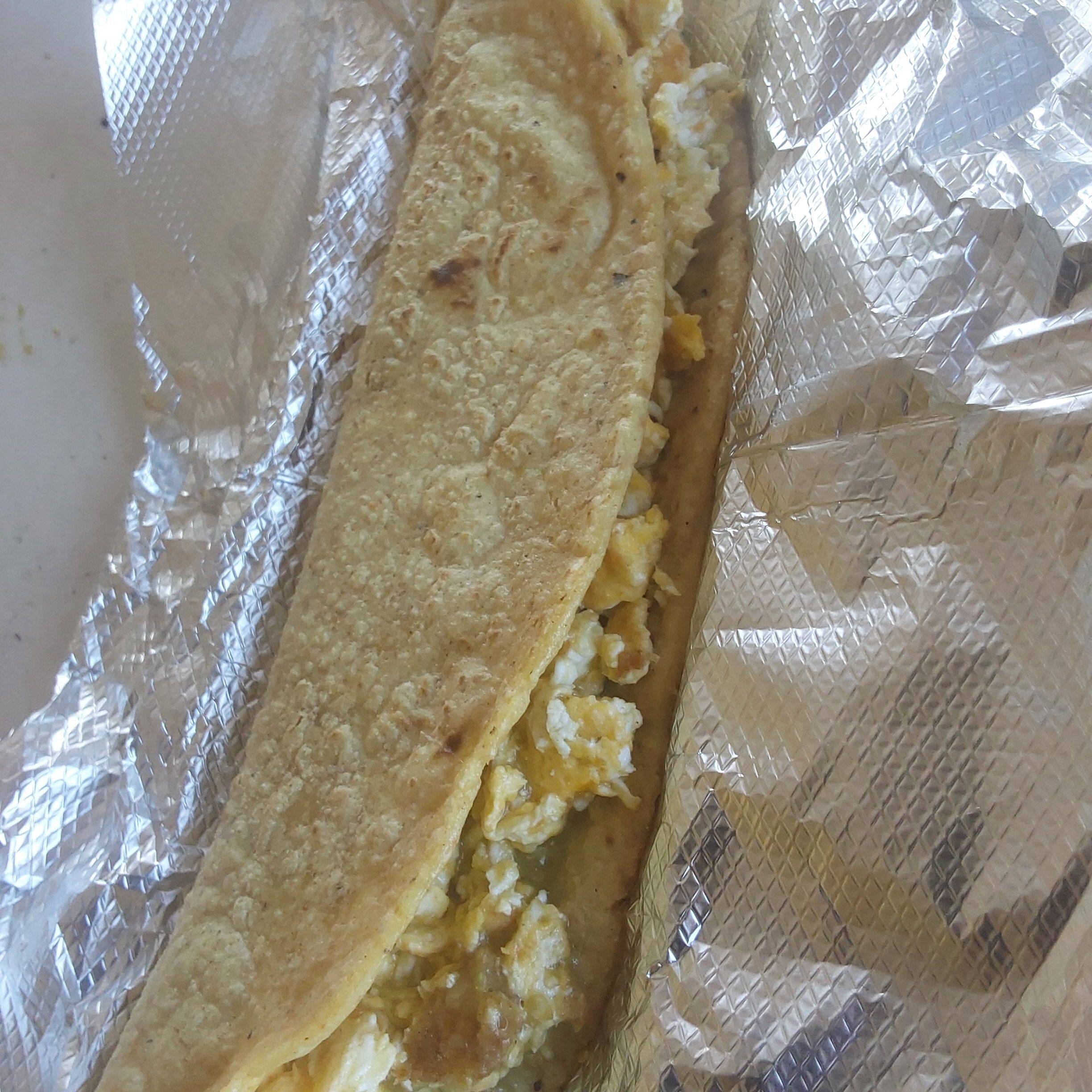 Quesadilla De Huevo En Salsa