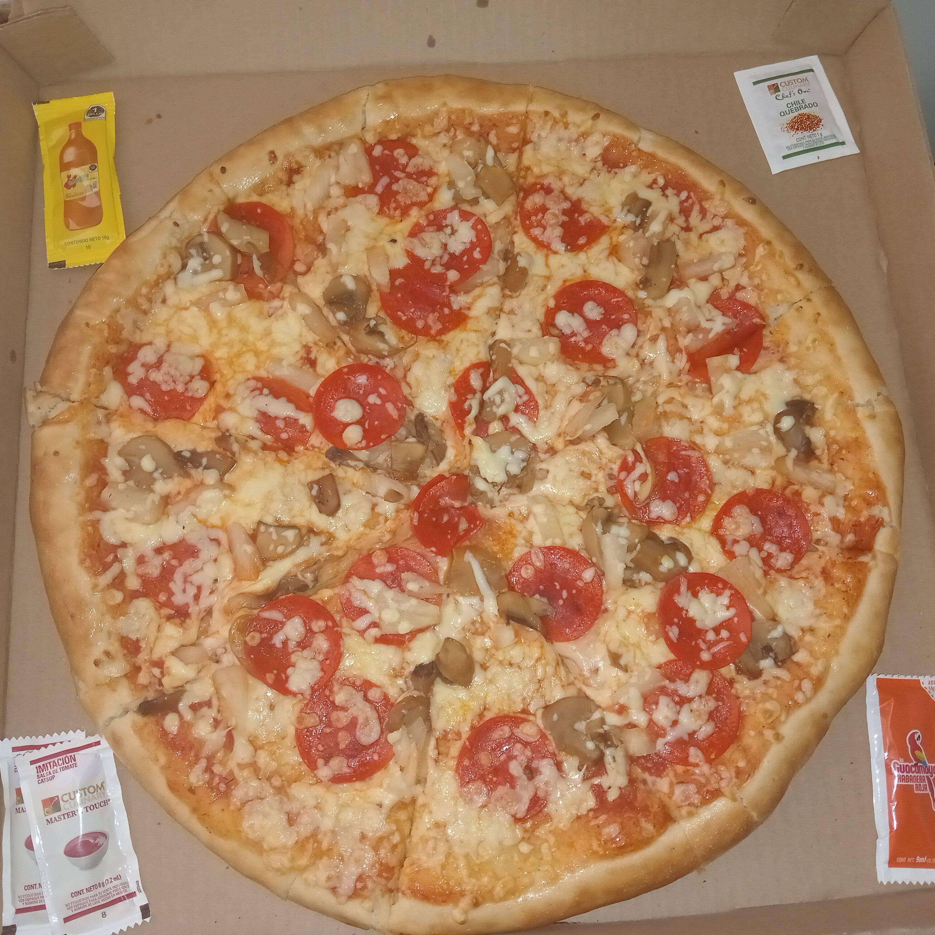 PIZZA FAMILIAR CLASICA
