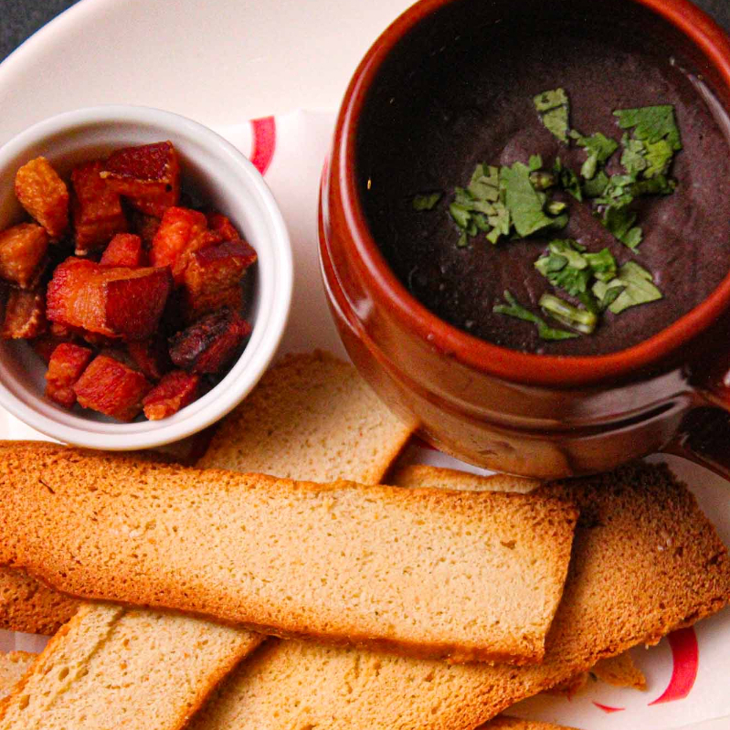 acompanha torradinhas e bacom