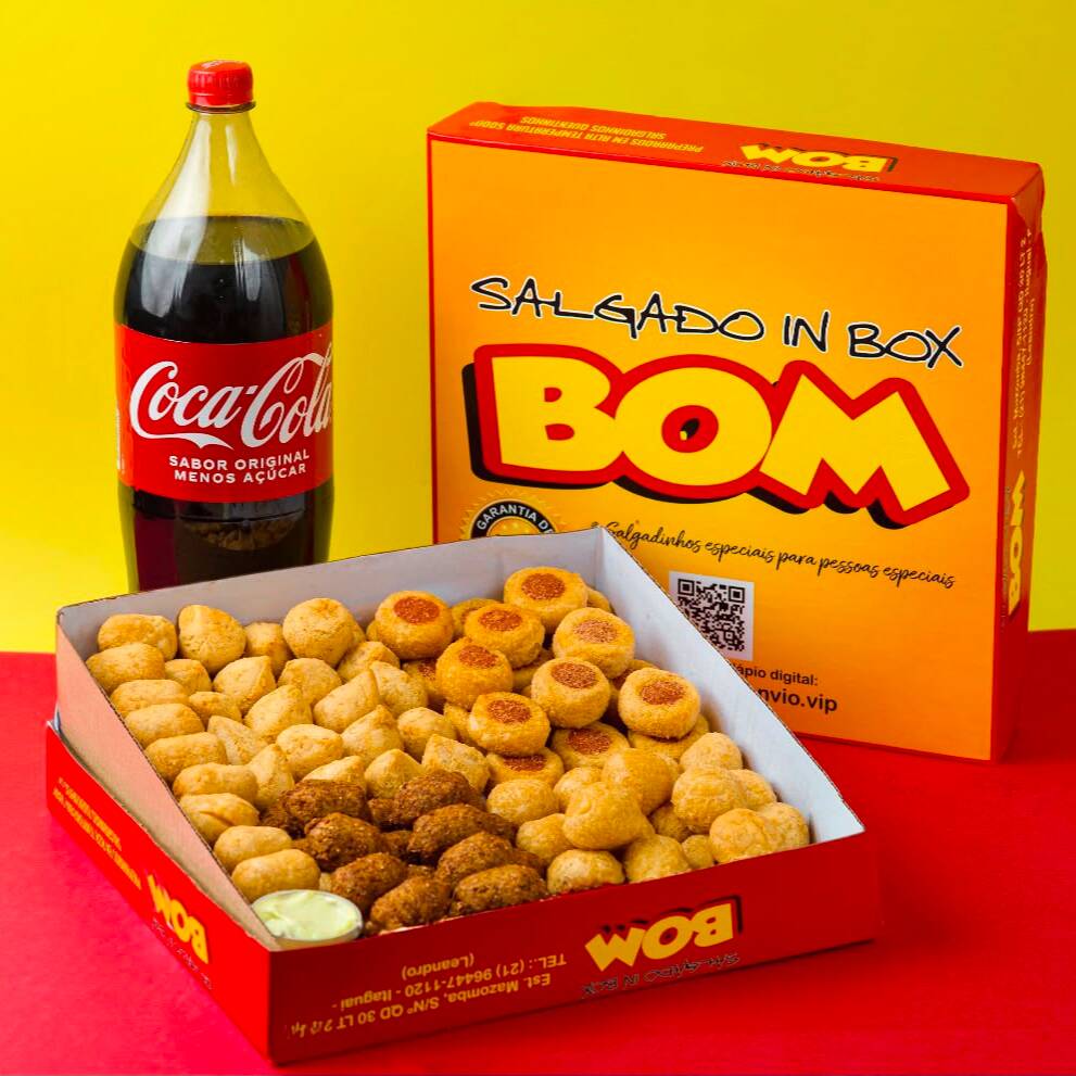 100 Salgadinhos de Festa + Coca-Cola 2l Damos o direito a você nosso cliente e amigo de escolher até 5 sabores. Sabores: - Coxinha; - Bolinha de queijo; - Calabresa; - Kibe; - Queijo c/ alho; - Queijo c/ presunto; - Salsicha; - Risole de Camarão. Obs: Especificar os sabores no pedido, caso não informado, será preparado misto.