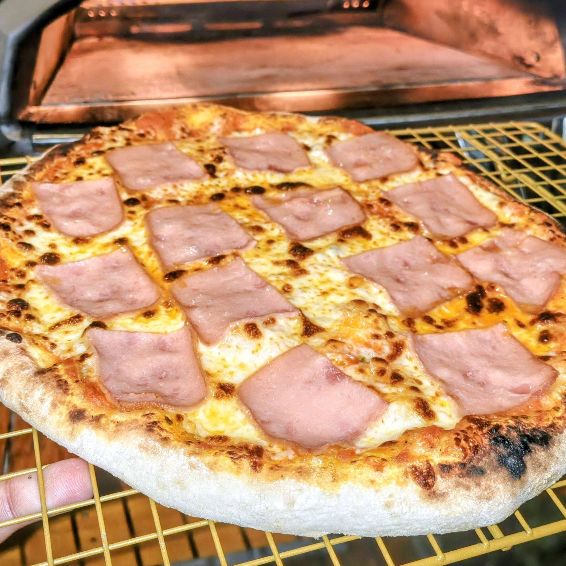 Pizza De Jamón