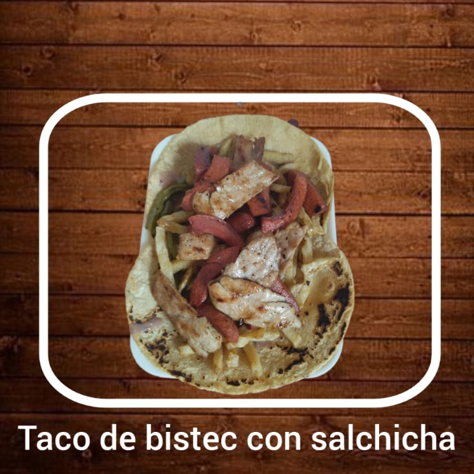 TACO DE BISTECK CON SALCHICHA