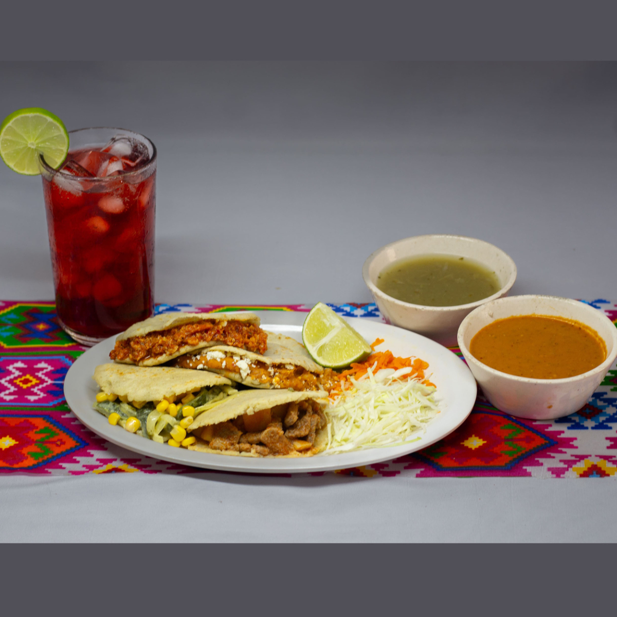 Combo 3 (4 Gorditas y 1 Litro de Agua Fresca)