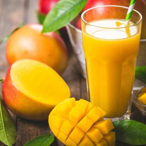 Suco natural de manga, refrescante e repleto de sabor.