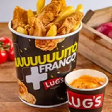 Escolha 1 ou 2 dos melhores cortes do Frango. Eles são temperados com a exclusiva receita do Lugui e fritos na temperatura ideal para que ele fique sequinho e crocante, acompanhada com uma porção batata frita nevada por cima da sua porção. Para 2 pessoas.
Acompanha 1 molho.