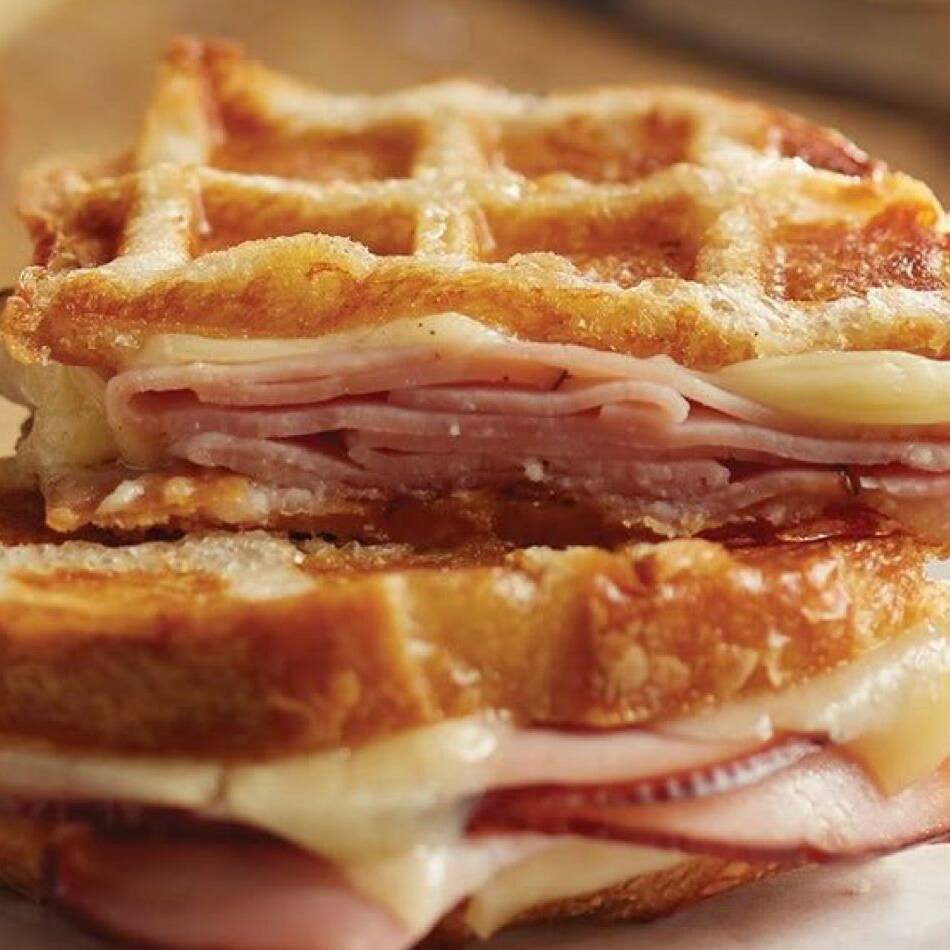 Desayuno Wao! : Waffle Jamón + Cremoso de Fruta