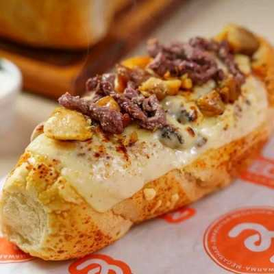 PÃO DE ALHO CARNE PERNIL E QUEIJO DERRETIDO JUNTO ACOMPANHA 1 REFRIGERANTE LATA