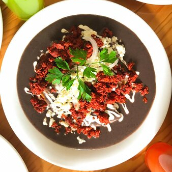 Enfrijoladas con Chorizo