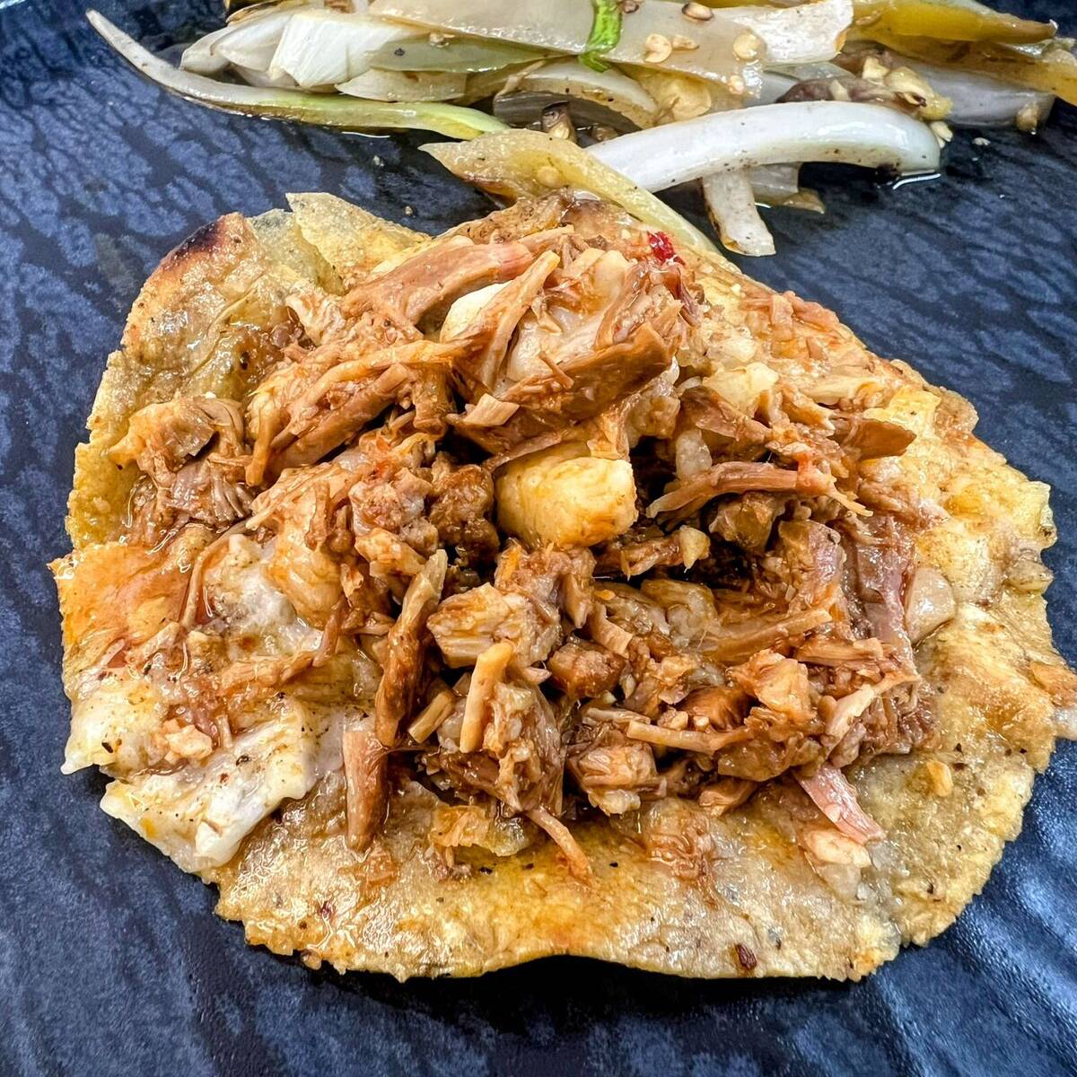 VOLCAN LECHON