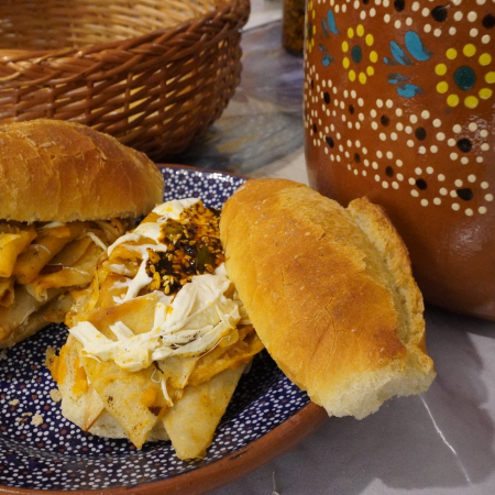 Torta de Chilaquiles
