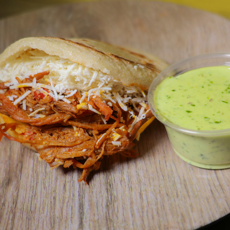 Arepa Peluda (carne Deshebrada de Res)