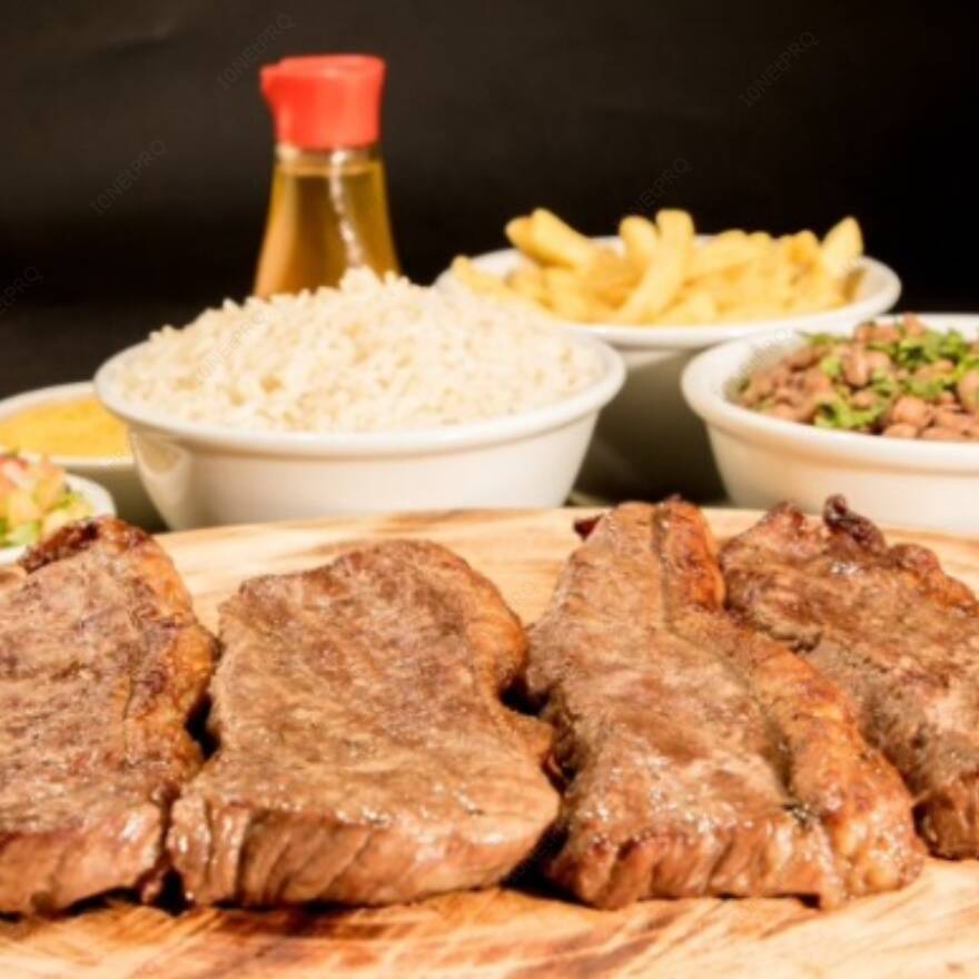 - 400g de picanha argentina (antes de assar) arroz branco, feijão macassar, batata frita, farofa, vinagrete, manteiga de garrafa.