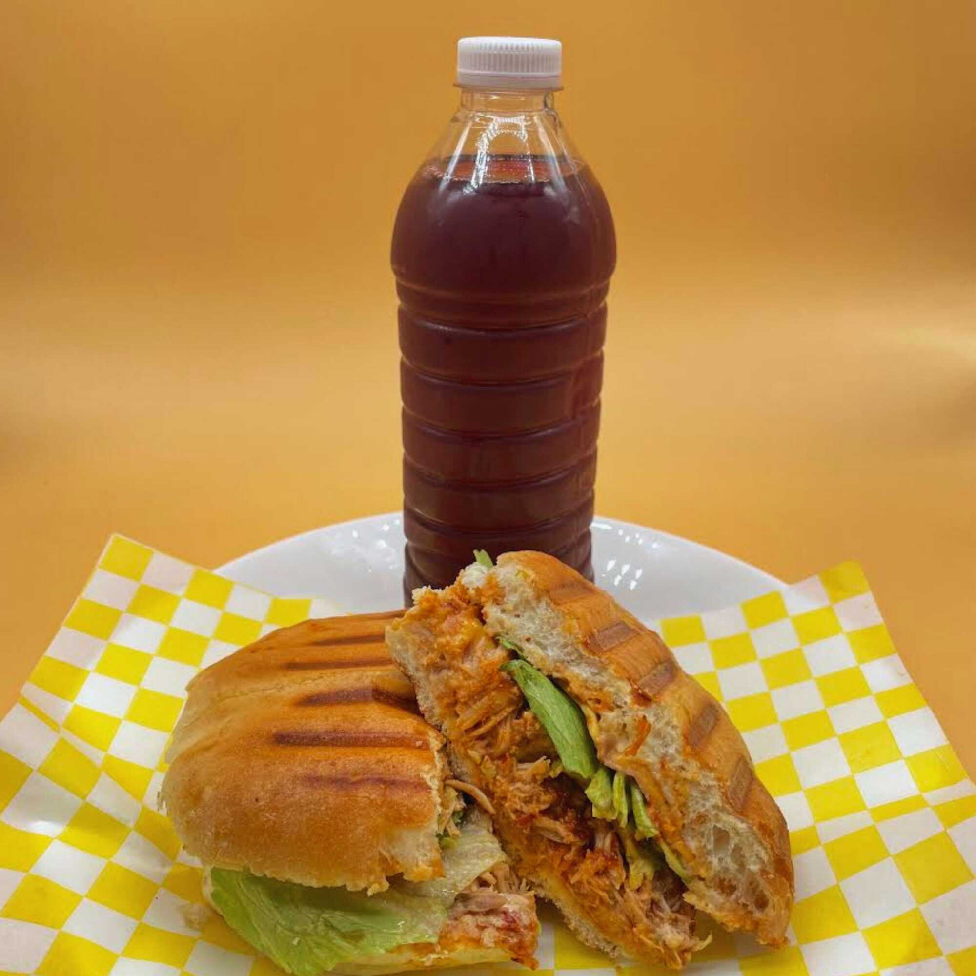 COMBO TORTA ESPECIAL + JAMAICA