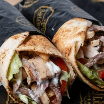2 Shawarmas de Pollo y Mixto con Bebida de 300 ml