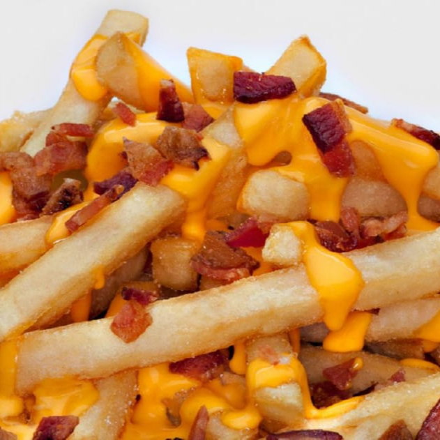 Papas con Tocino Crujiente y Salsa