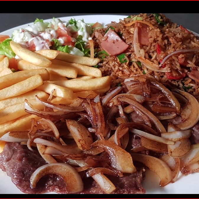 Cantones Con Bistec,Papas Y Ensalada