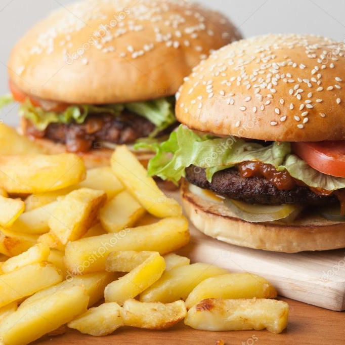 Dos Hamburguesas Sencillas + Papas