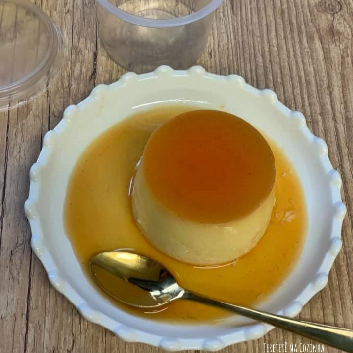 Este pedido é composto de 01 mini pudim de leite condensado (150g) Pudim lisinho, sem furinhos, Cremoso e muito saboroso Produtos com insumos selecionados e de qualidade