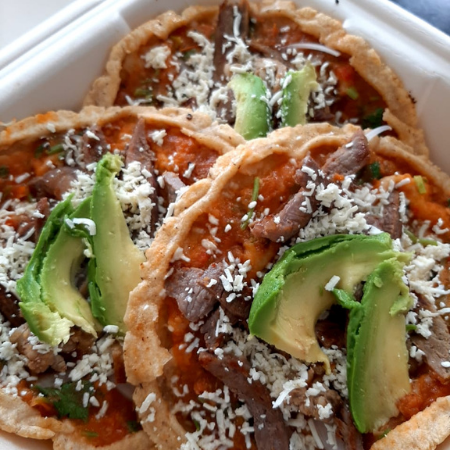 Picada Veracruzana con Bistec