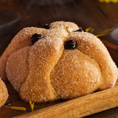 Pan de Muerto con Chocolate