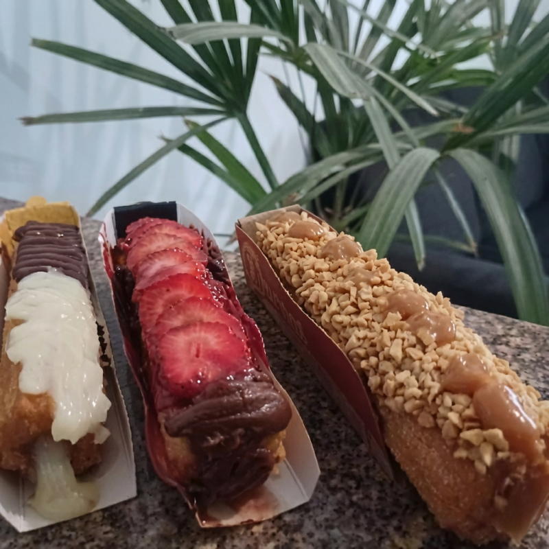 Tamanho 15cm =3cm churros com recheio mais cobertura de sua preferência