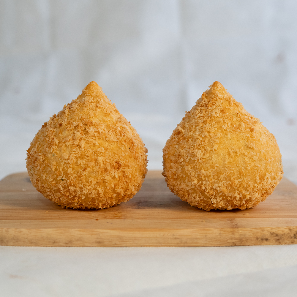 Promoção para os que amam coxinhas , esse salgado tradicional e delicioso. Você pode dividir com quem ama e se deliciar com seu sabor preferido. Coxinhas de 220g.