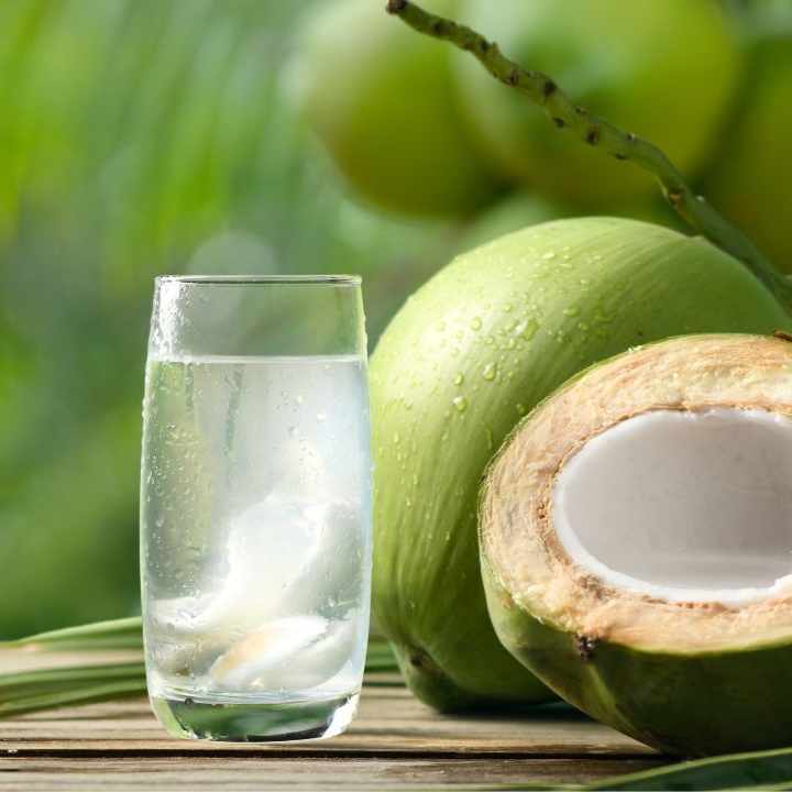 Água de Coco direto da FRUTA 1L, imagem Ilustrativa.