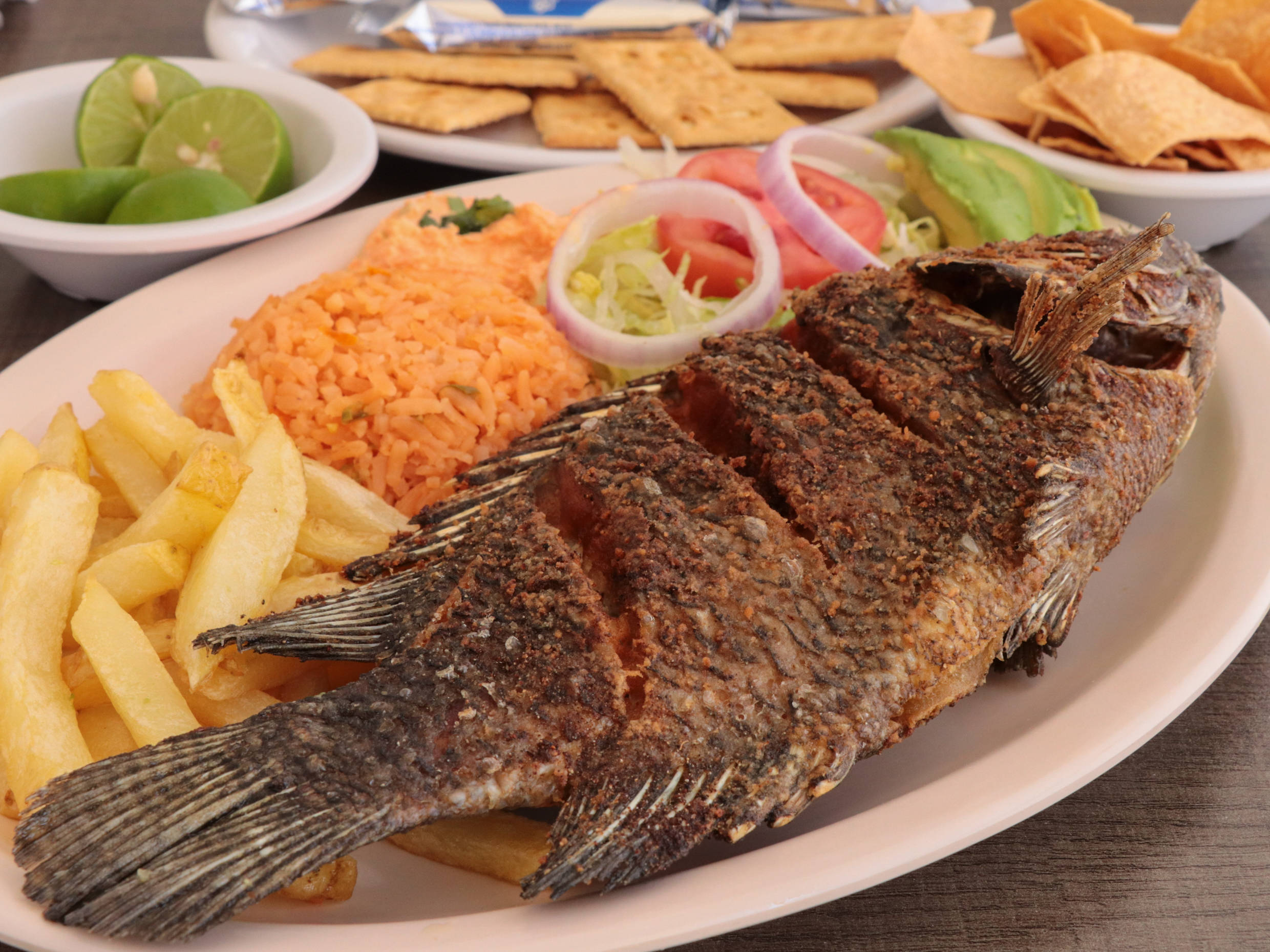 Mojarra al mojo de ajo