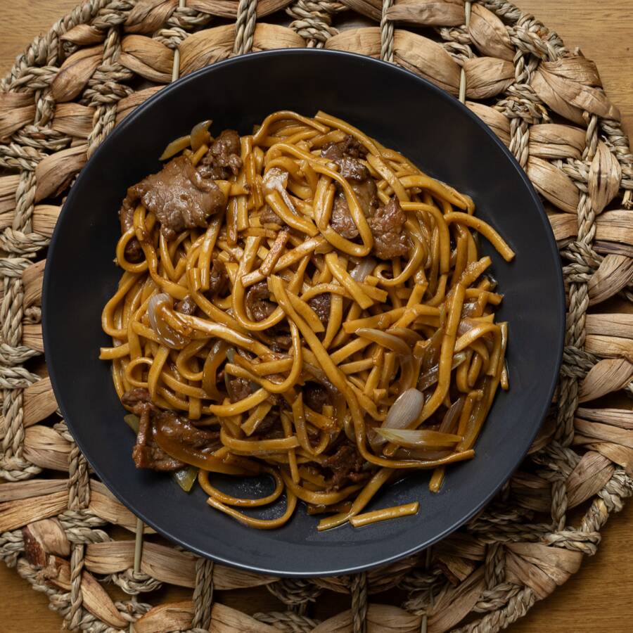 1/2 Lo mein (pasta) con res