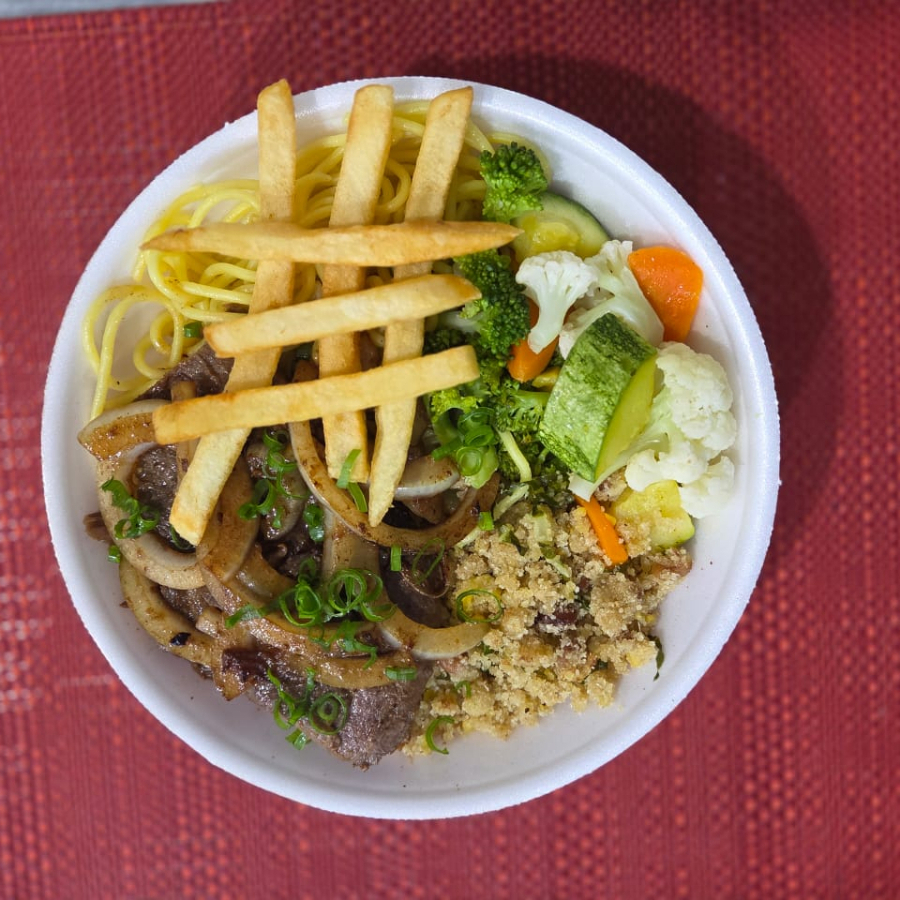 Nosso incrível prato de Bife Grelhado vem muito bem acompanhado com:
Arroz
Feijão
Legumes Cozidos
Farofa
Macarrão
Fritas