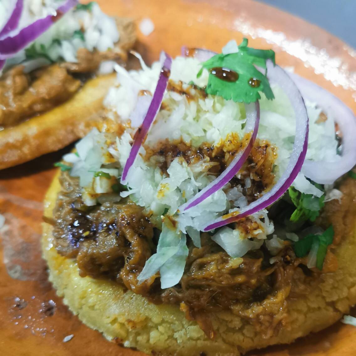 Orden de 3 Sopes con Birria