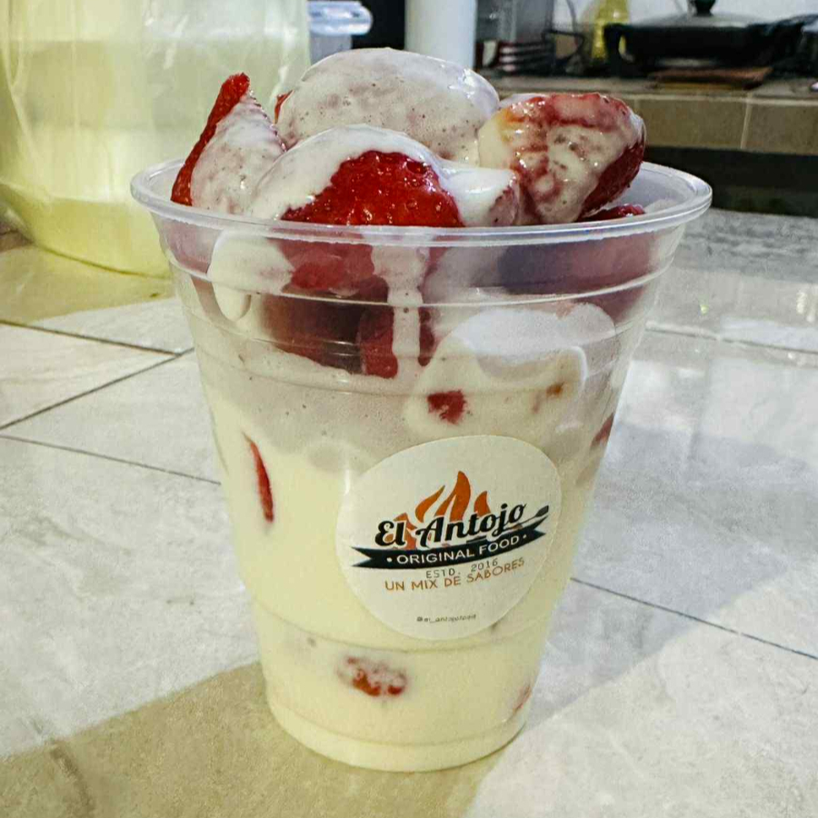 FRESAS CON CREMA