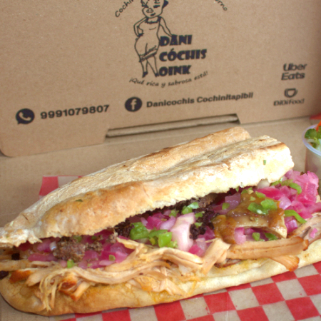1 Torta de cochinita con un toque de frijol