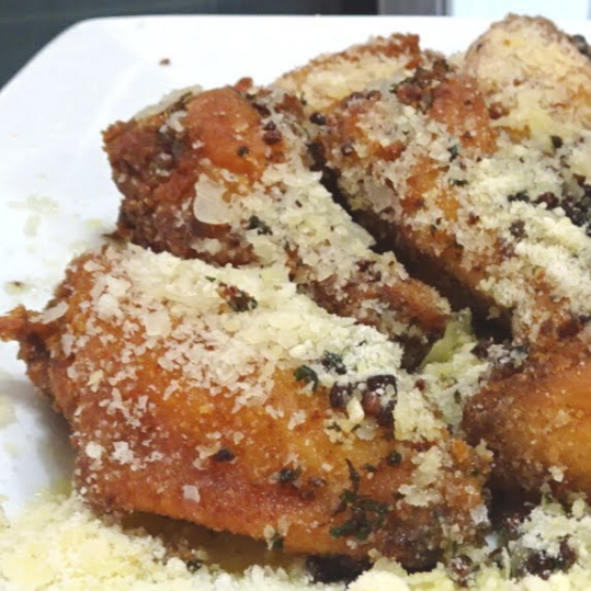 Alitas Queso Parmesano