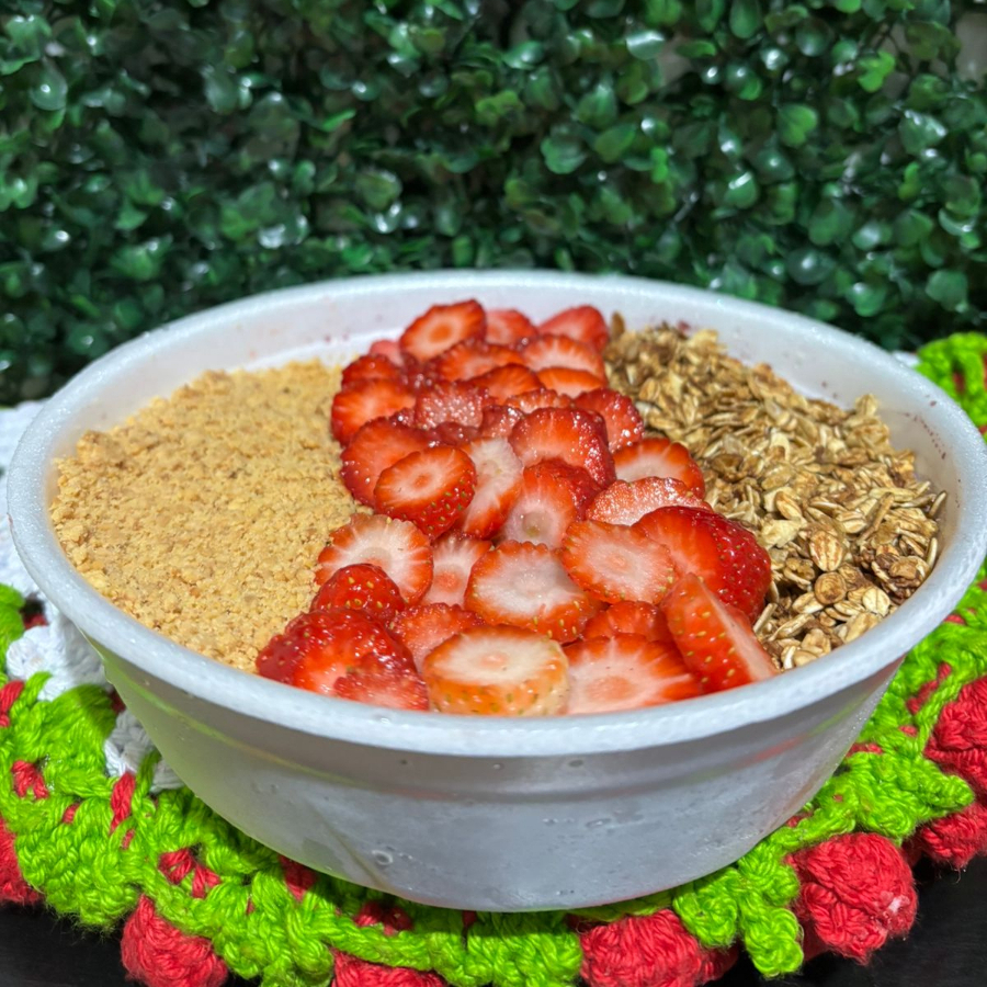 Desfrute de uma generosa Tigela de Açaí de 500ml, cuidadosamente preparada para proporcionar um sabor incrível e uma experiência única, monte do jeito que preferir!