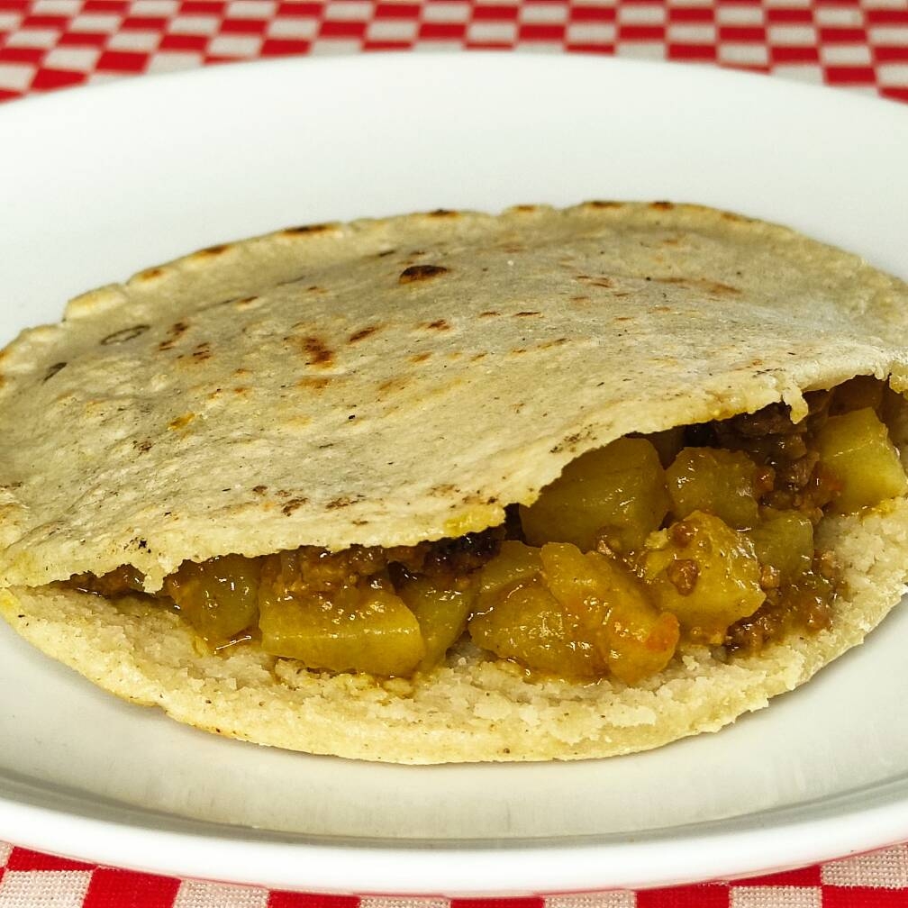 Gordita de maiz picadillo en verde