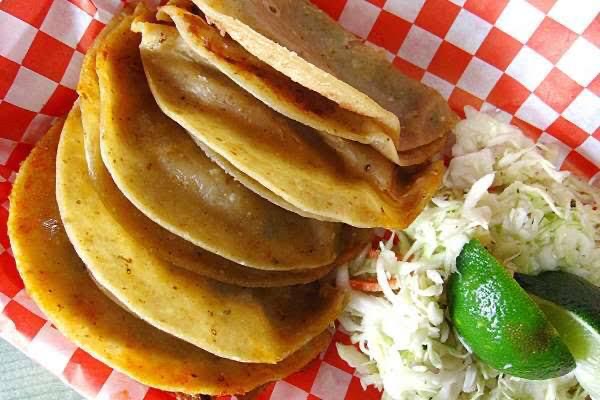 Taco al Vapor de Deshebrada en Maíz