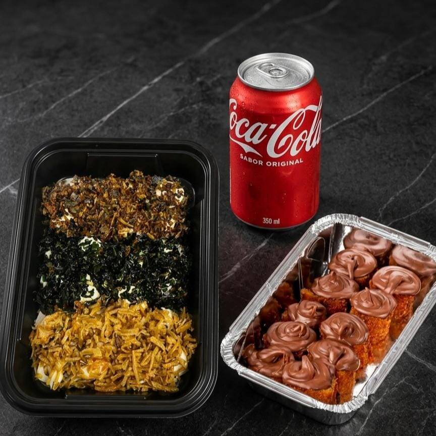 20 Hot Roll Sortidos + 10 Banana c/Chocolate + 1 Coca Normal