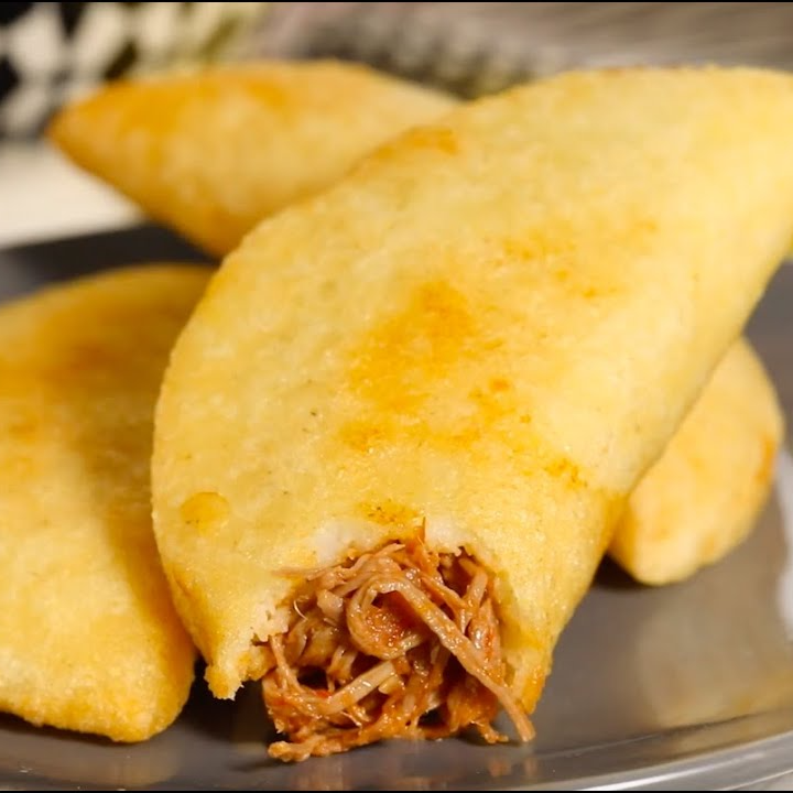 Empanada de Carne Desmechada